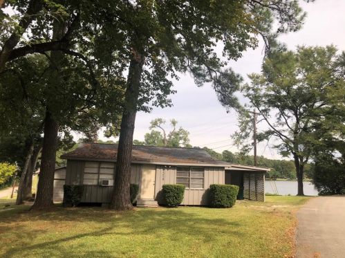 1219 Pine Lake Cir, Montgomery TX  77316-2716 exterior