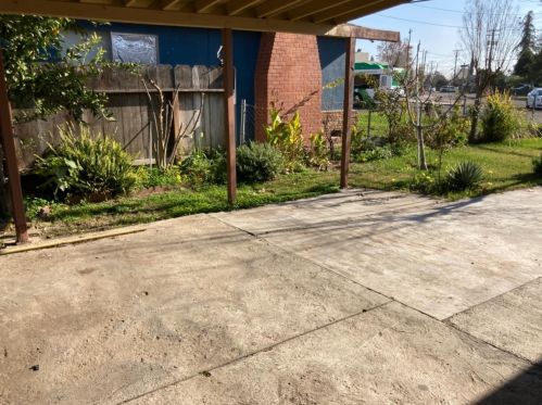 1241 East Ave, Turlock CA 95380-4209 exterior