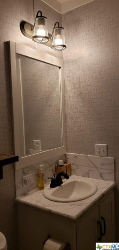 1876 Laguna, Spring Branch TX 78070 exterior