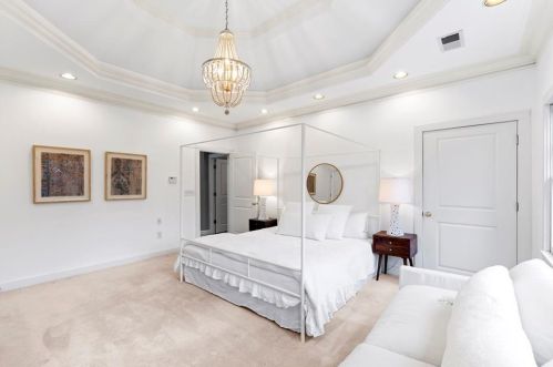 875 Kings Ct, Atlanta GA 30306-3431 exterior