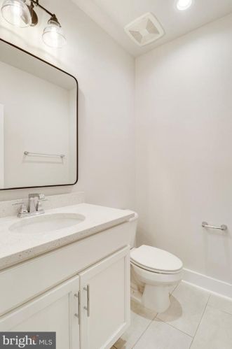 6208 Kellogg Dr, Mc Lean VA  22101-3121 exterior