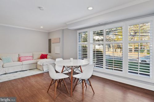 6651 Old Chesterbrook Rd, Mc Lean VA  22101-4661 exterior