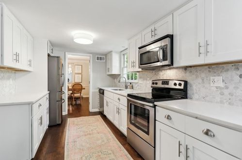 520 Forest Valley Rd, Atlanta GA  30342-2303 exterior