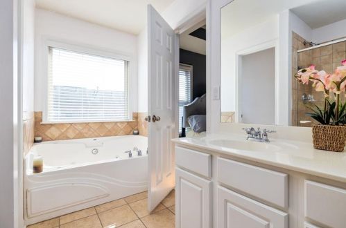 813 Charles Bank Ave, Atlanta GA 30312-3665 exterior