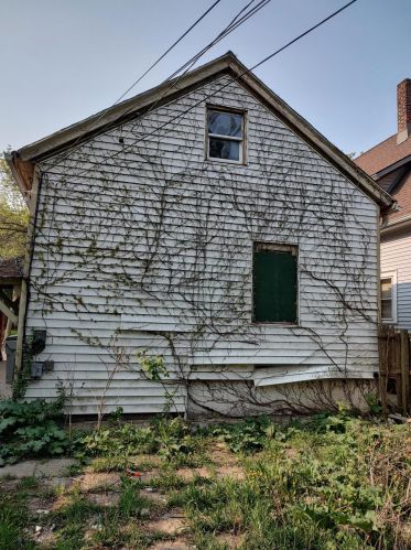 208 Townsend St, Milwaukee, WI 53212-1553