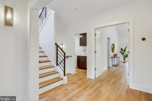 106 Geneva Ave, Silver Spring MD  20910-5105 exterior