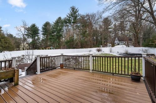 31 Candlestick Rd, North Andover MA 01845-3235 exterior