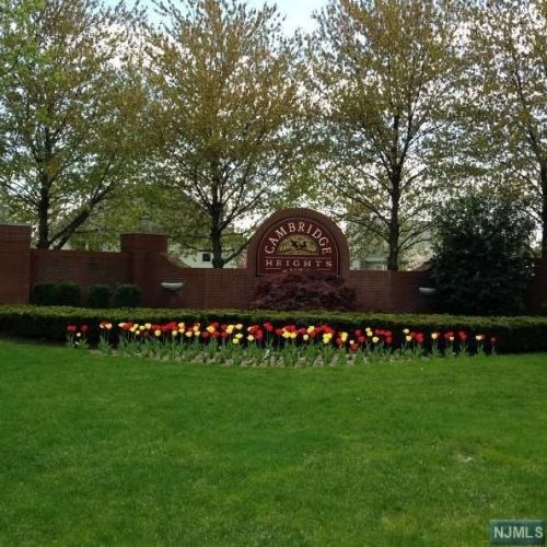 113 Cambridge Dr, Nutley NJ 07110-3913 exterior