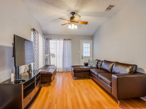 9278 Crimnson Ct, Dallas, TX 75217-8659