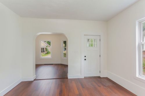 360 Hogadone Ave, Grand Rapids MI 49504-6225 exterior