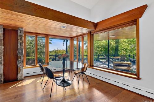 9 Fox Run, Armonk NY 10504-1011 exterior