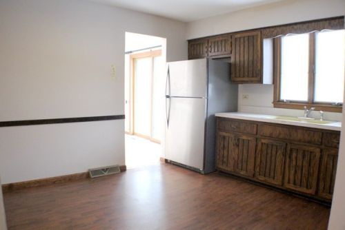 530 Shorewood Dr, Joliet IL 60404-7200 exterior