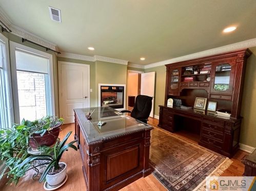 21 Southfield Rd, Edison NJ 08820-3141 exterior