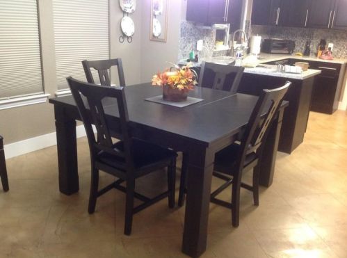 7010 Danwood Dr, Austin TX 78759-3633 exterior