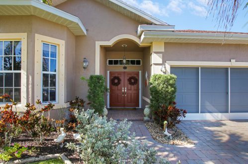 2450 Whitehorse St, Fort Pierce, FL 34984-5122