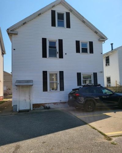 77 Clarence St, Providence RI 02909-3504 exterior