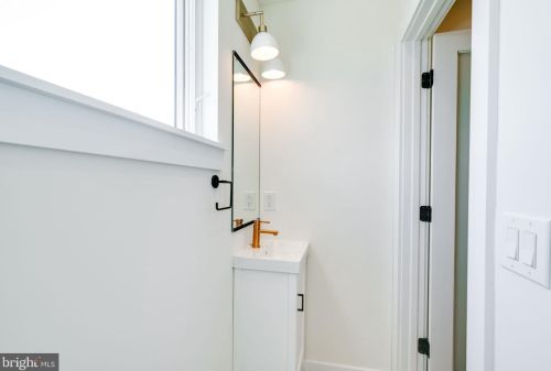 959 Marshall St, Philadelphia PA 19122 exterior