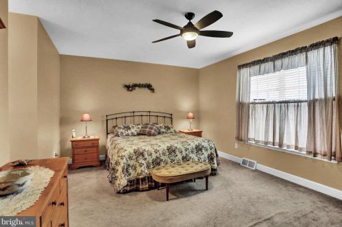 296 Friendly Dr, Hanover PA 17331 exterior