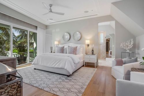 32 6 St, Naples FL 34102-0060 exterior