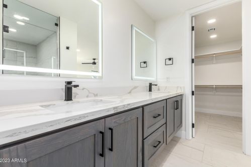 6111 31st Pl, Phoenix AZ  85016-2303 exterior