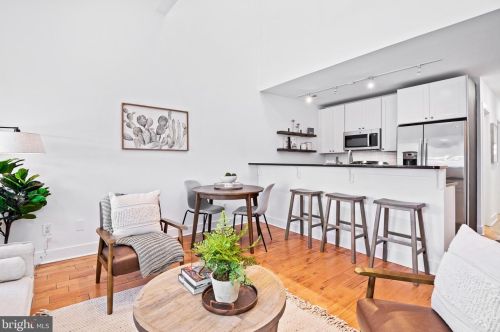 5912 9th St, Washington, DC 20011-1952