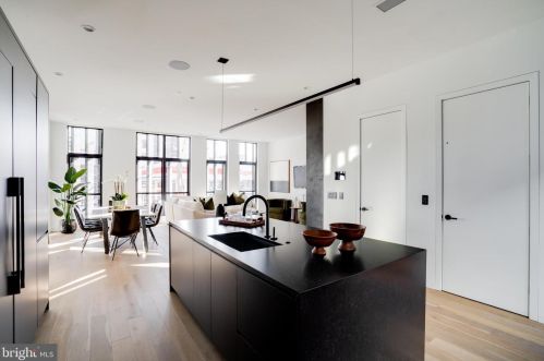 1355 Kater St, Philadelphia PA 19147-1817 exterior