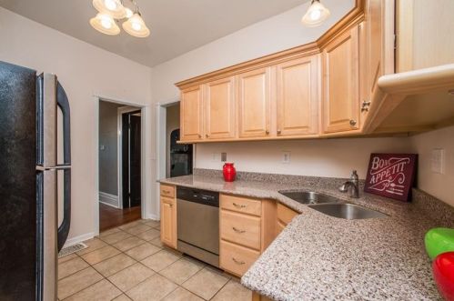 18 Linwood Ave, Pittsburgh PA  15205-4414 exterior