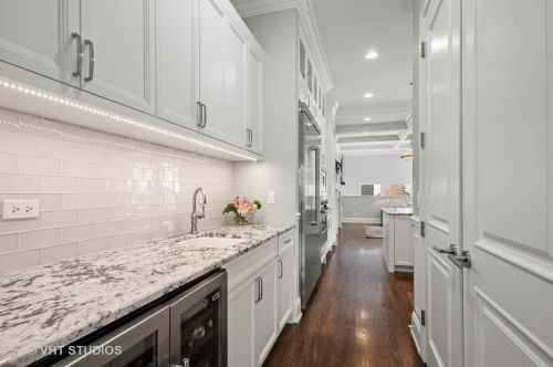 1654 Carmen Ave, Chicago IL 60640-2703 exterior