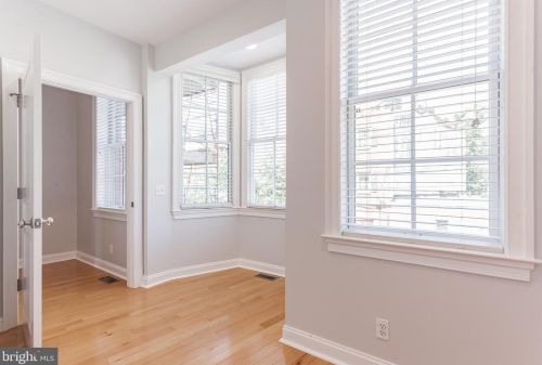 927 2nd St, Philadelphia PA 19122-0033 exterior