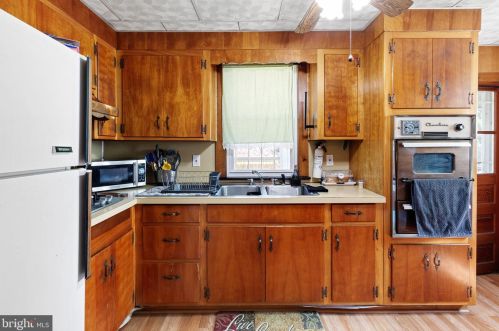 208 Newkirk Ave, Trenton NJ  08610-4825 exterior