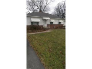 5718 Columbia Dr, Cleveland OH  44146-2448 exterior