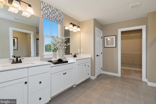 4388 Grandview Rd, Hanover PA 17331-9753 exterior