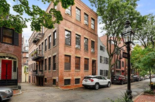 19 Fayette St, Boston MA  02116 exterior