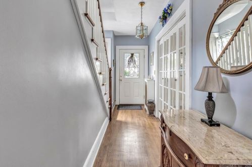 4 Couch St, Norwalk CT 06854-2652 exterior