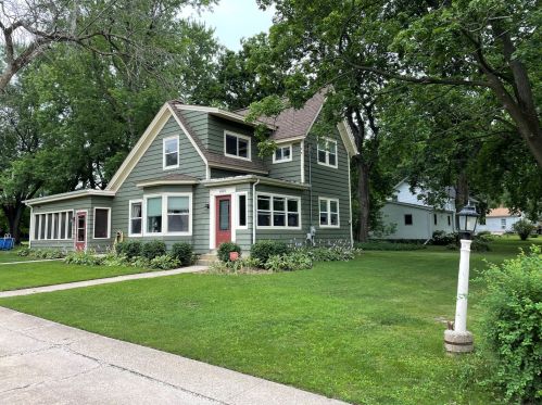 4503 Lathrop Dr, Bull Valley, IL 60098-8553