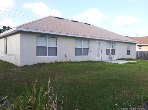 186 Thornhill Dr, Fort Pierce, FL 34984-4463