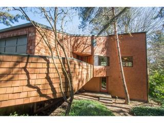 1828 Broadleaf Dr, Portland, OR 97219-6371