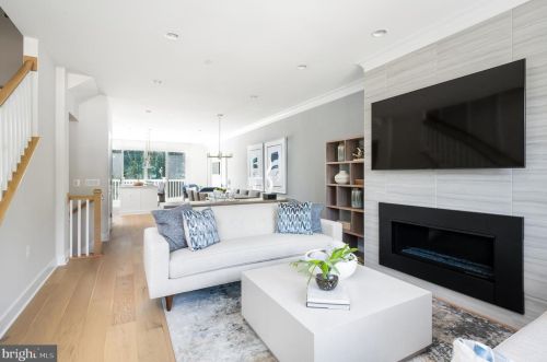 10260 Grosvenor Pl, Rockville MD 20852 exterior