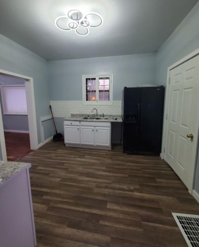 1900 30, Milwaukee WI 53215-2129 exterior