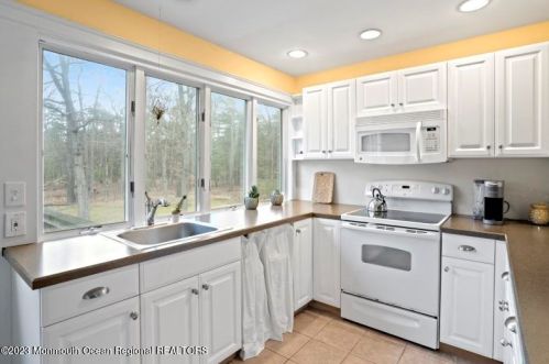 291 Crescent Ave, Jackson Twp, NJ 08527-4656