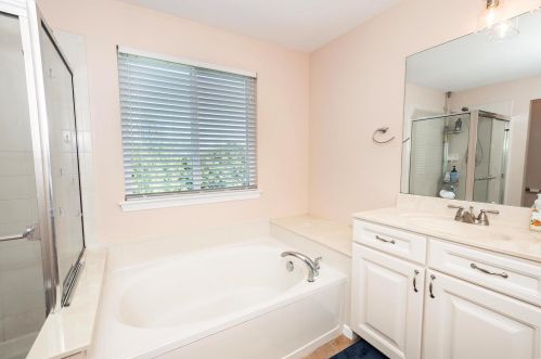 6066 Southcrest Way, Saint Louis MO 63129-2380 exterior