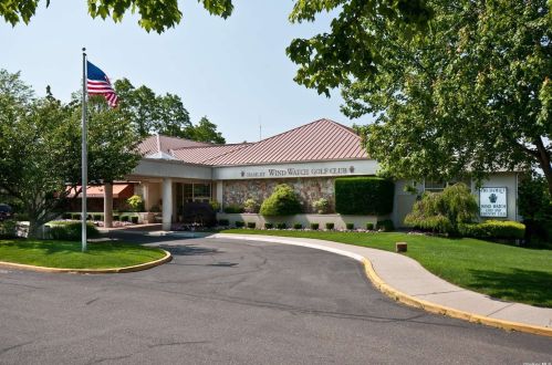 11 Windwatch Dr, Hauppauge NY 11788-3345 exterior