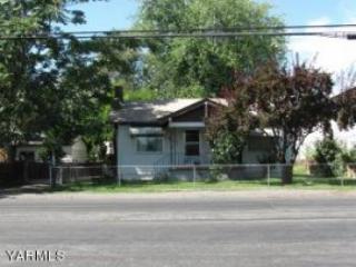 704 6th Ave, Yakima, WA 98902-2172
