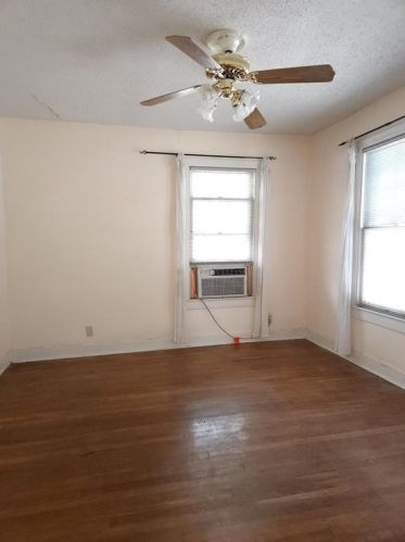 910 13th St, Austin TX  78702-1015 exterior