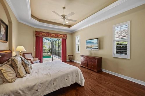 7476 Treeline Dr, Naples FL 34119-9727 exterior