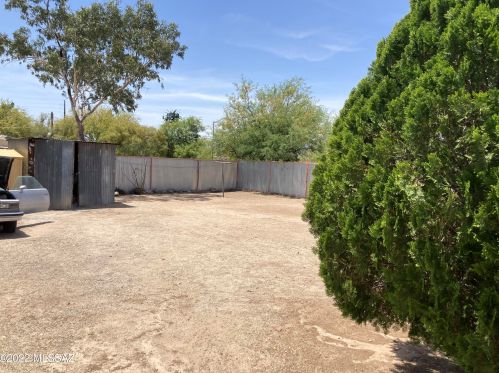 263 Alturas St, Tucson AZ 85705-4402 exterior