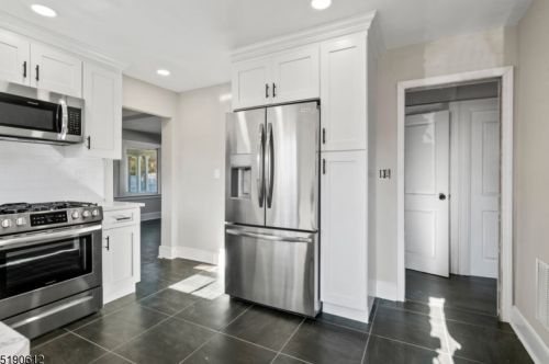 110 Northfield Ave, Town Center NJ  07052-5319 exterior