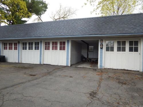 4 Knapp Ave, Middletown NY 10940-5637 exterior