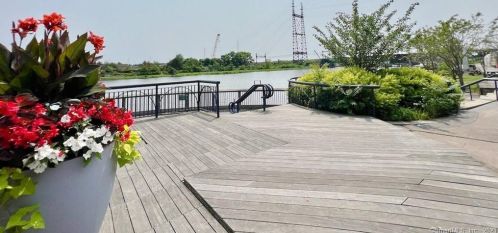 10 Ann St, Norwalk CT 06854-2331 exterior