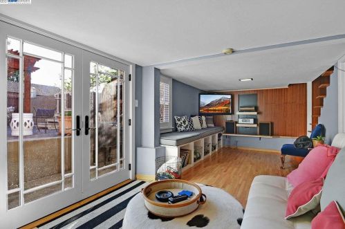 1460 Bancroft Way, Berkeley CA 94703-1759 exterior